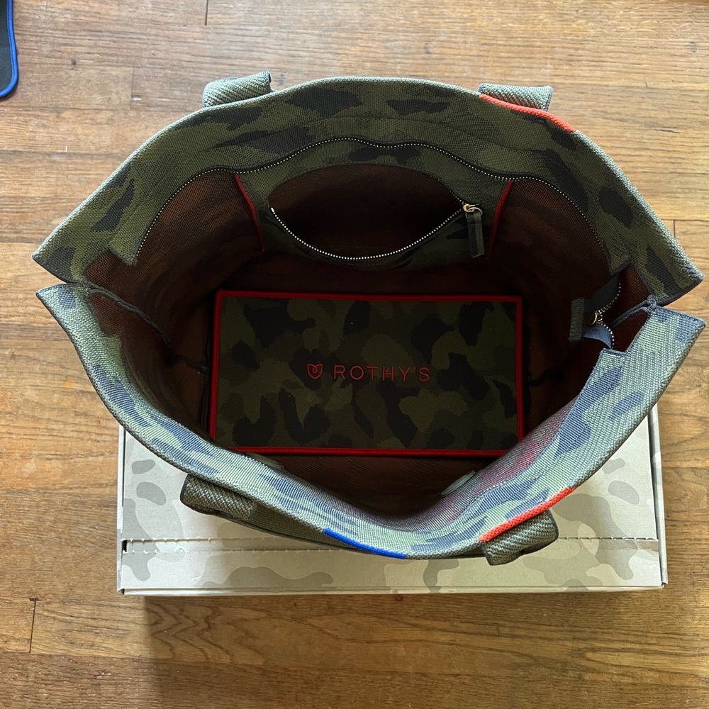 Green Camo Rothy’s Essential Tote - Picture 2 of 5